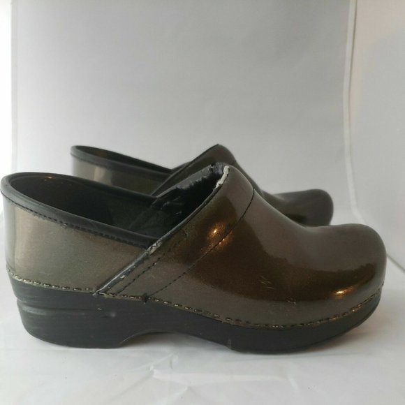 Dansko Shoes - -Women's Dansko Clogs Shoes Size 36 Metallic Green Leather